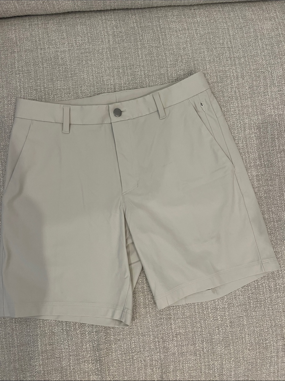 CRZ YOGA Men's Light Gray Flat-Front Athletic Shorts